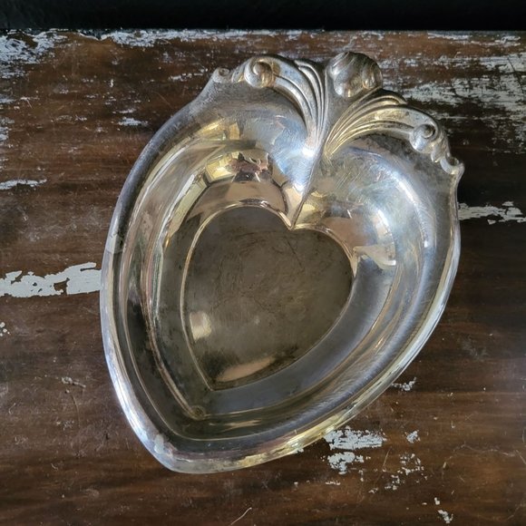 Vintage International Silver Silverplate Bon Bon Heart Dish, Trinket Dish - Picture 1 of 3